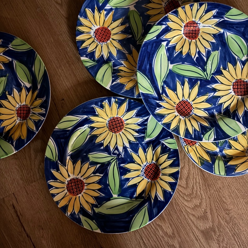 Vibrant Sango hand painted 5 dinner plates